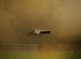 Dégâts des eaux d'un plafond Dégâts des eaux d'un plafond